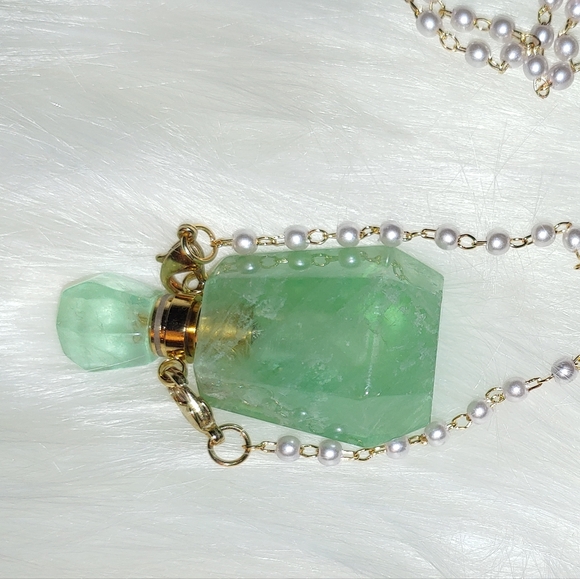 🆕Stunning Natural Stone Perfume Necklace - Picture 3 of 5